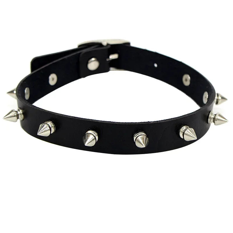 Gothic Heart-Lock Choker Necklace – Statement Accessory
