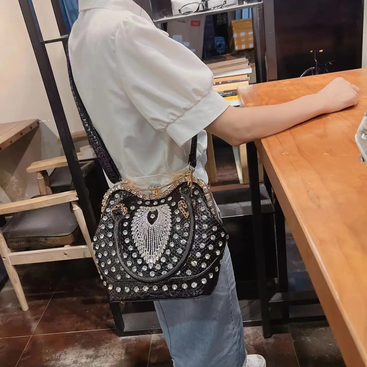 Luxury Diamond Leather Crossbody Bucket Bag