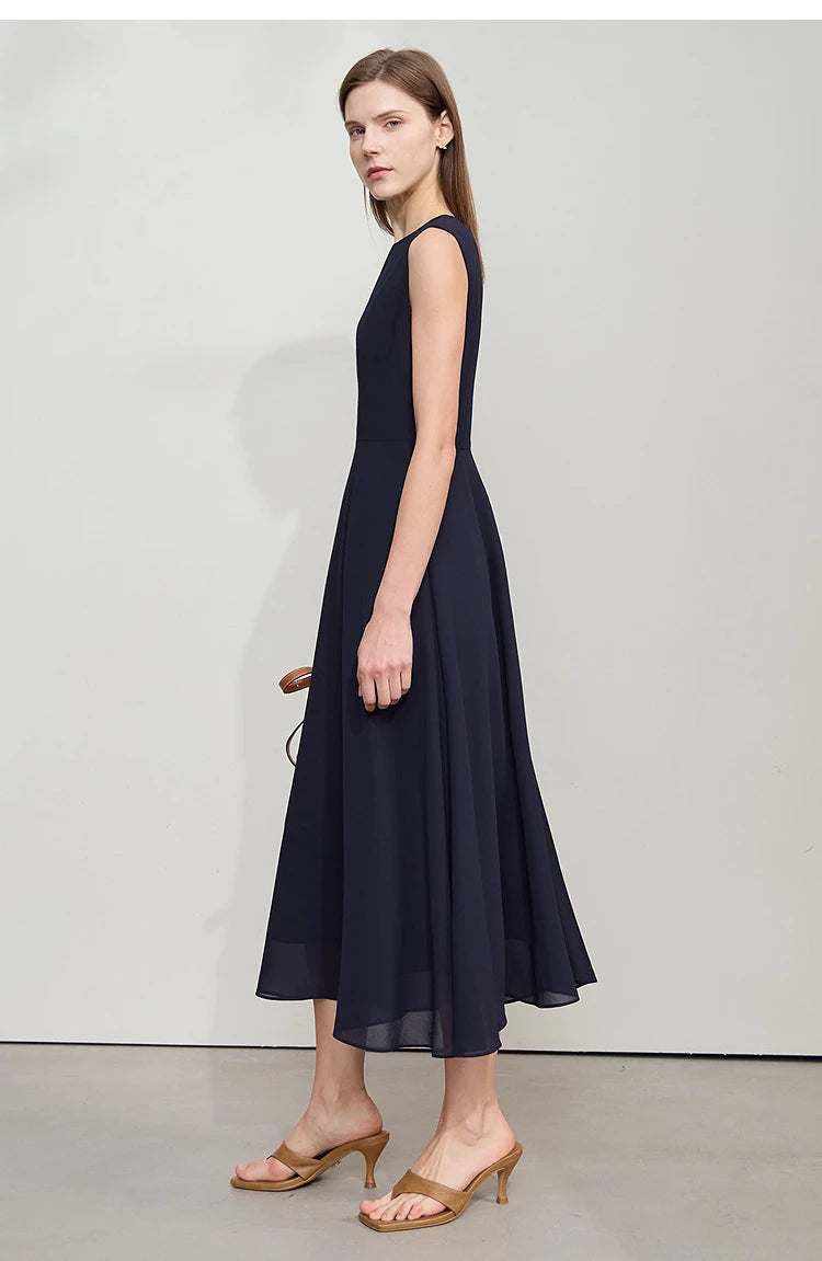 Amii Minimalist Sleeveless O-Neck Slim Midi Dress