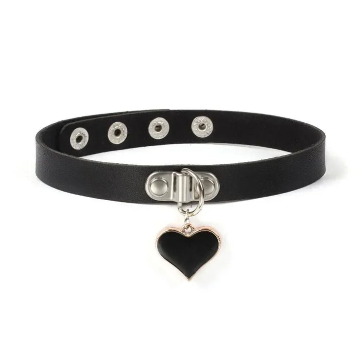Gothic Heart-Lock Choker Necklace – Statement Accessory