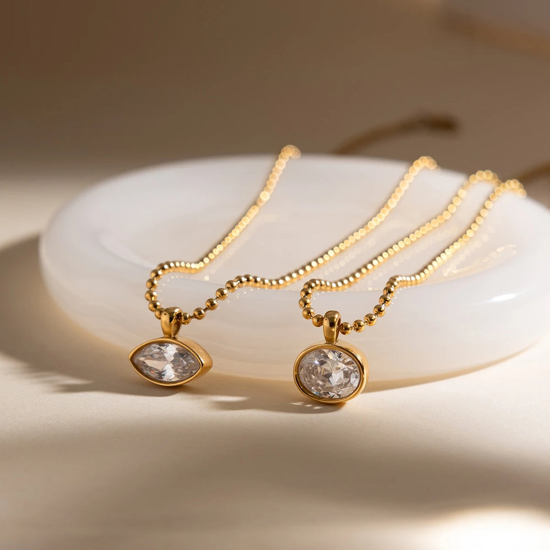 Women's Oval Pendant Necklace