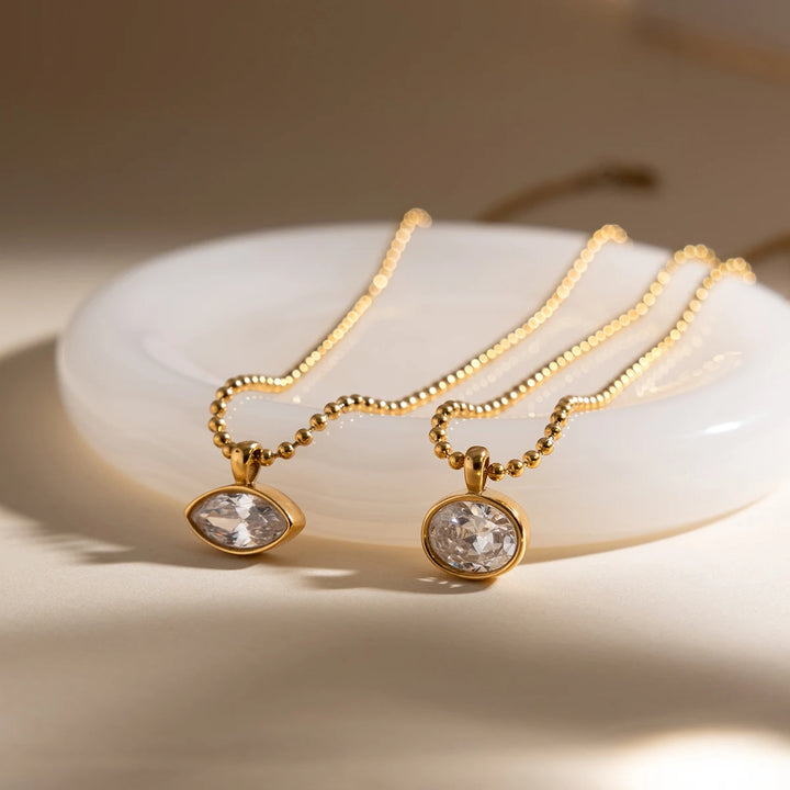 Women's Oval Pendant Necklace