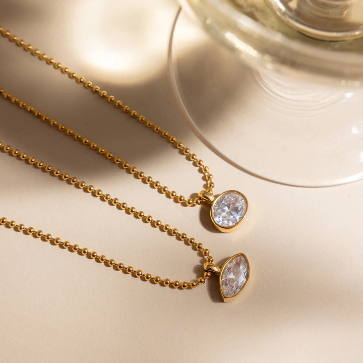 Women's Oval Pendant Necklace