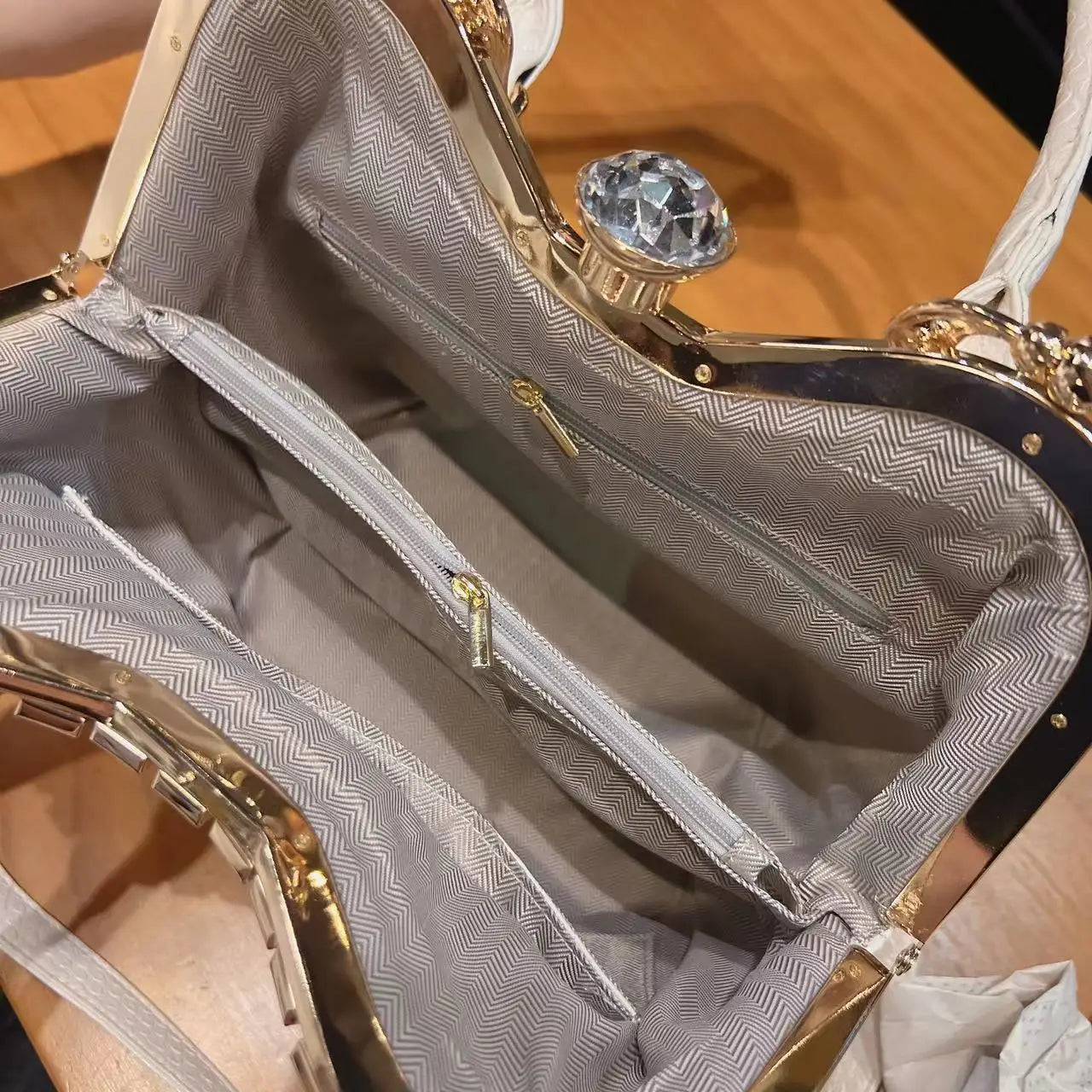 Luxury Diamond Leather Crossbody Bucket Bag