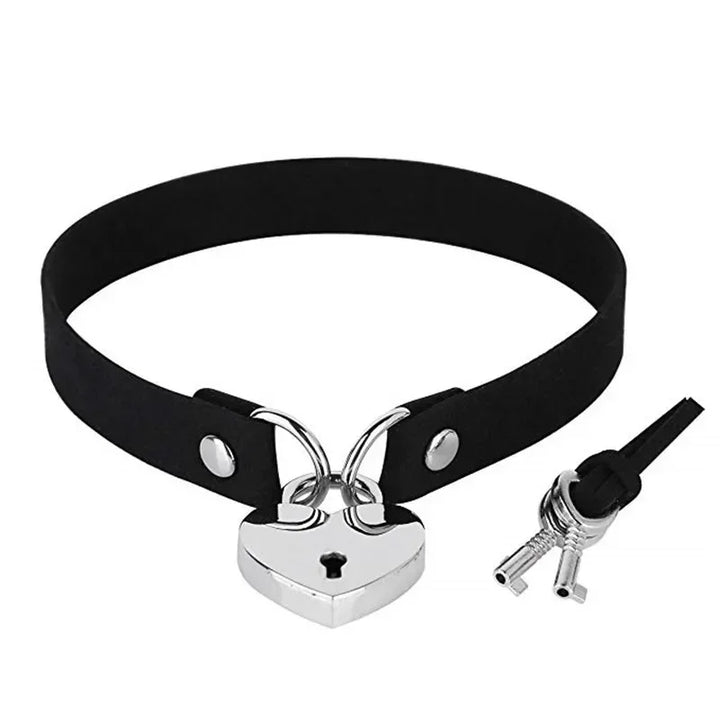 Gothic Heart-Lock Choker Necklace – Statement Accessory