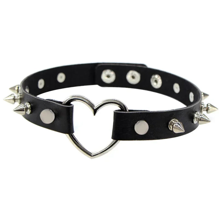 Gothic Heart-Lock Choker Necklace – Statement Accessory