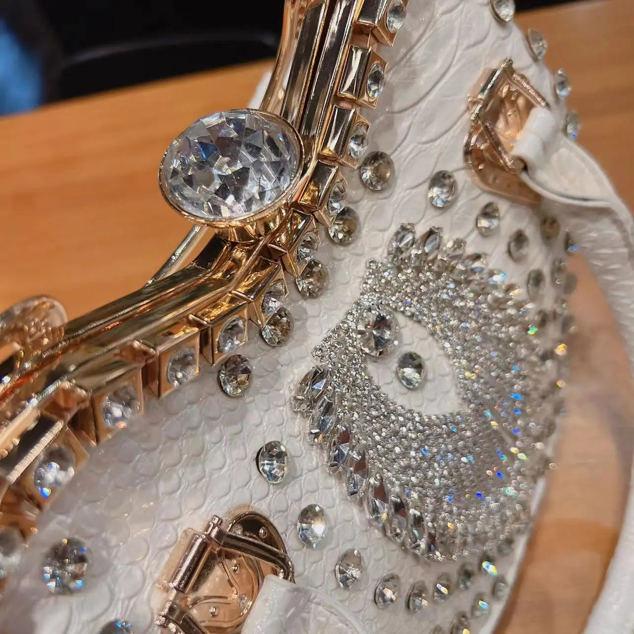 Luxury Diamond Leather Crossbody Bucket Bag