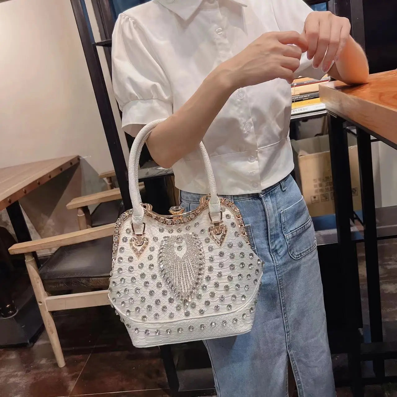 Luxury Diamond Leather Crossbody Bucket Bag