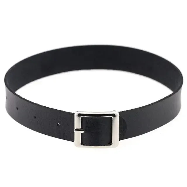 Gothic Heart-Lock Choker Necklace – Statement Accessory